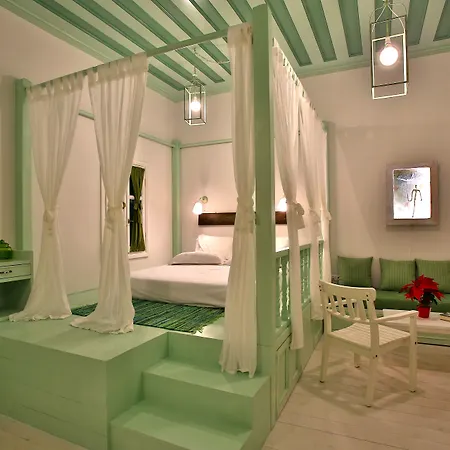 Отель Efchi 1904