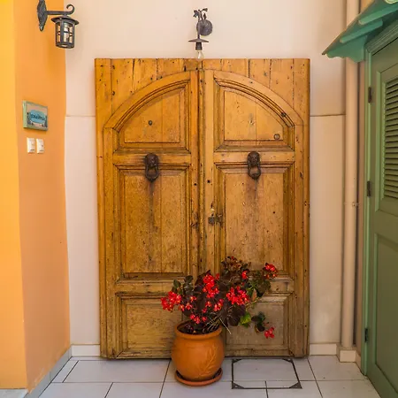 Отель Efchi 1904